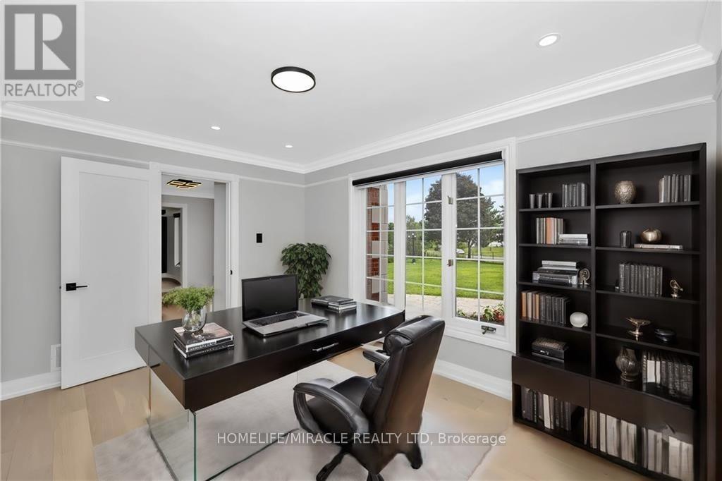 141 Kerry Hill Crescent Property Photo 6