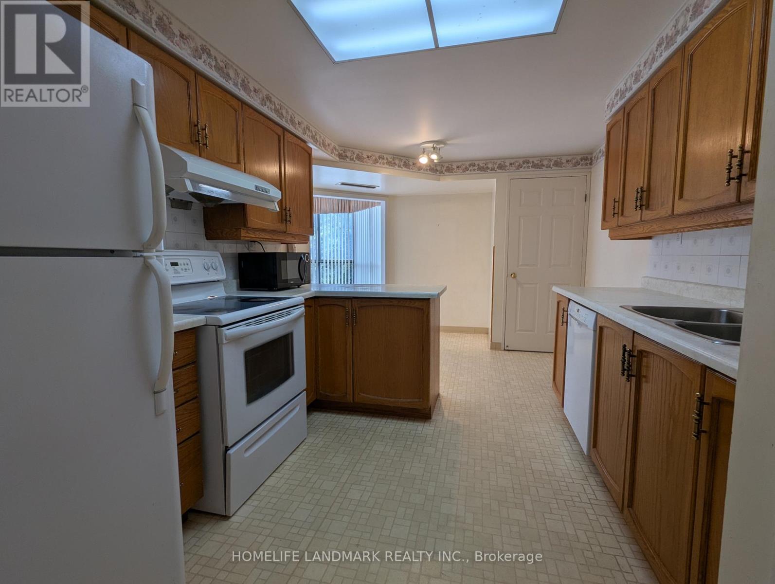 306 - 265 Westcourt Place Property Photo 7