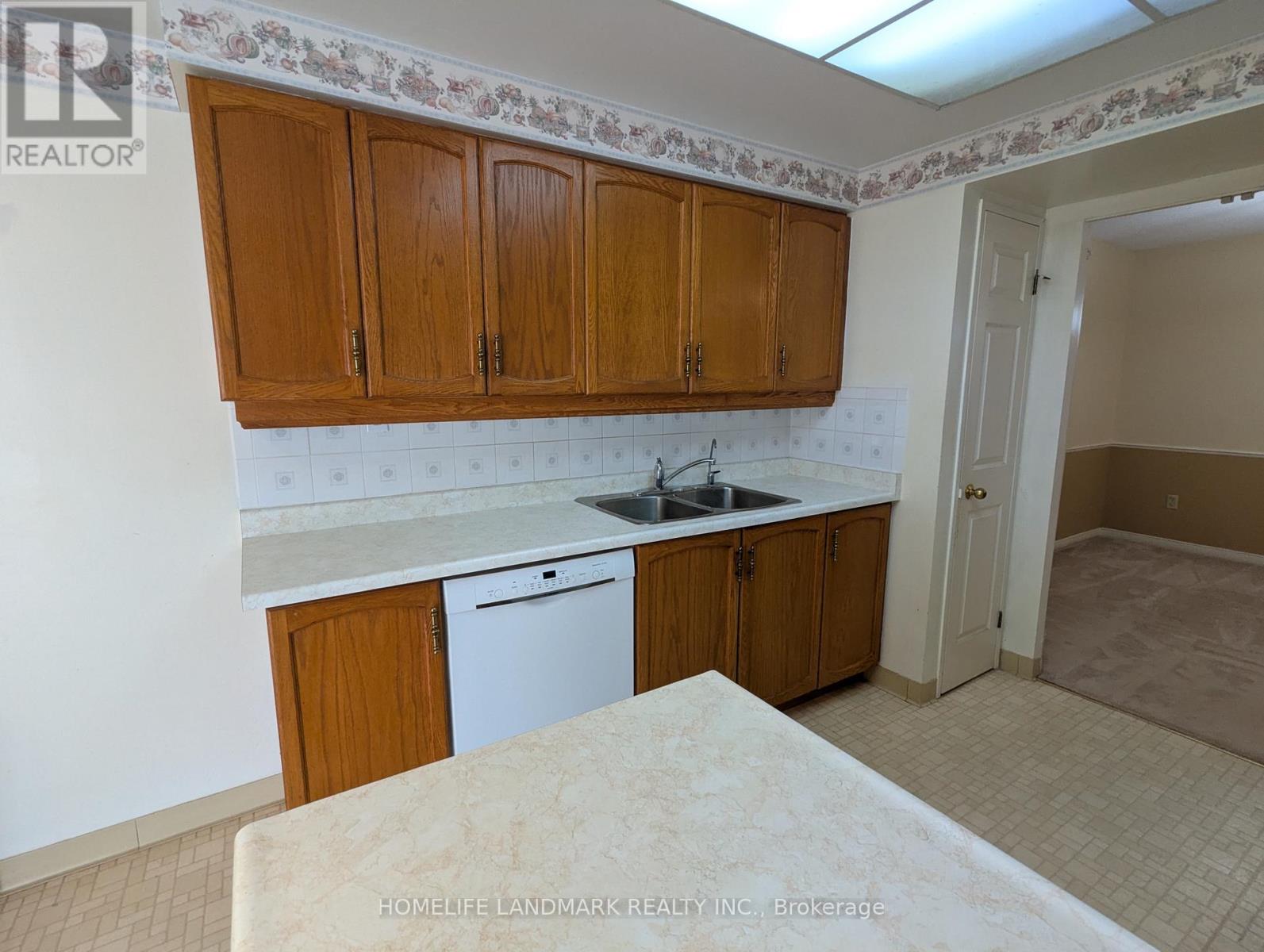 306 - 265 Westcourt Place Property Photo 9