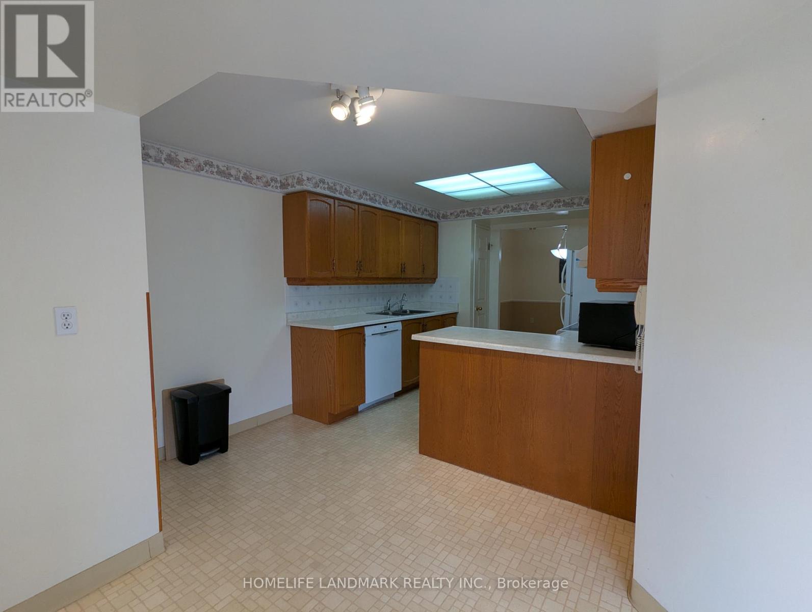 306 - 265 Westcourt Place Property Photo 11