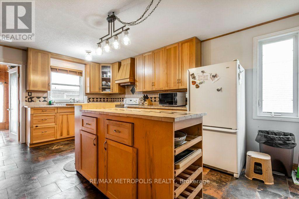 269 Burnett Avenue Property Photo 7