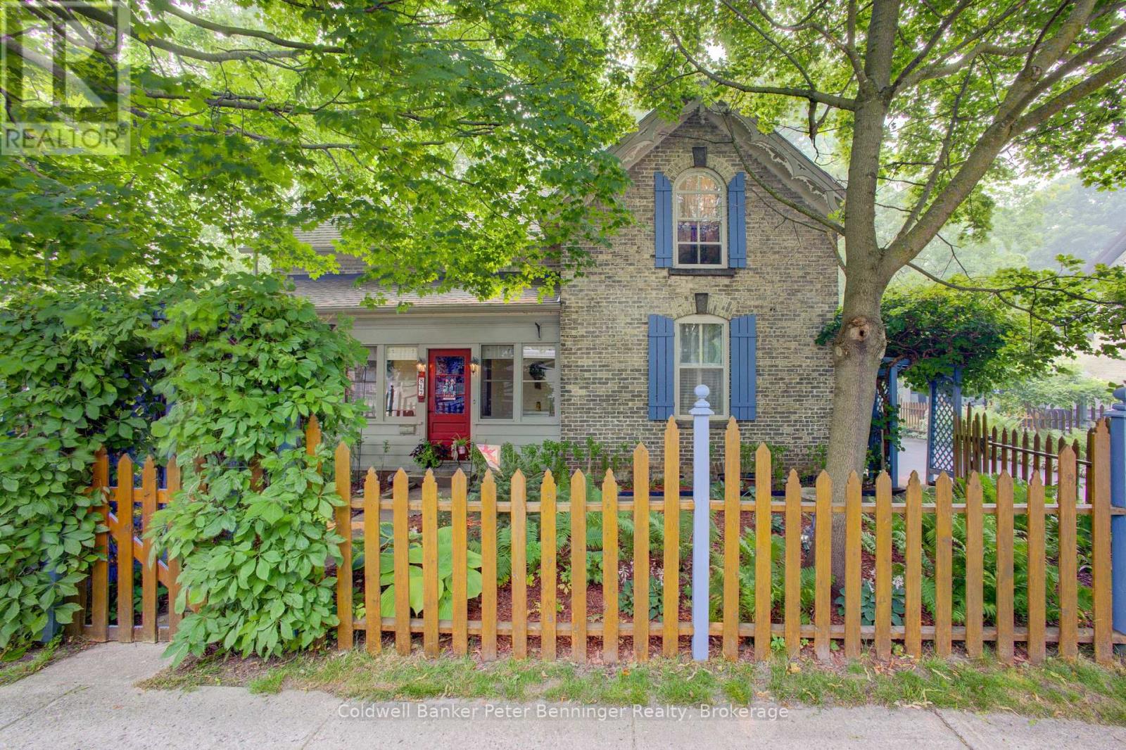 817 Olde Victoria Street Property Photo 1