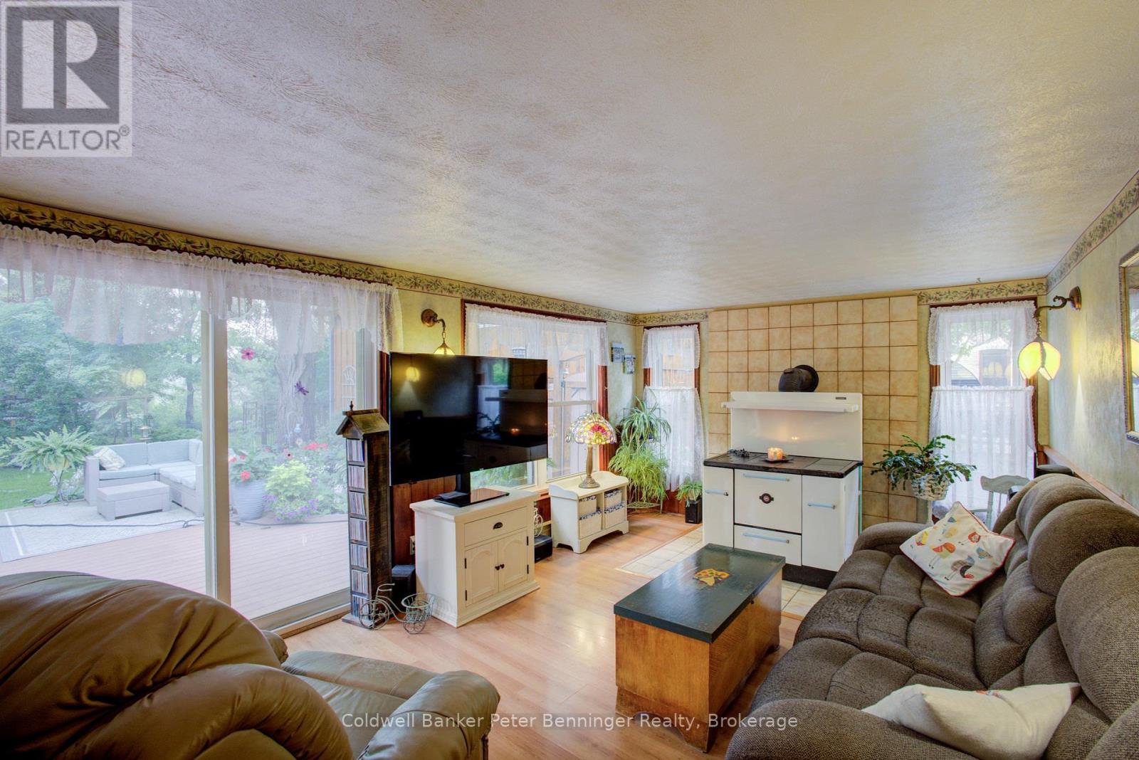 817 Olde Victoria Street Property Photo 19