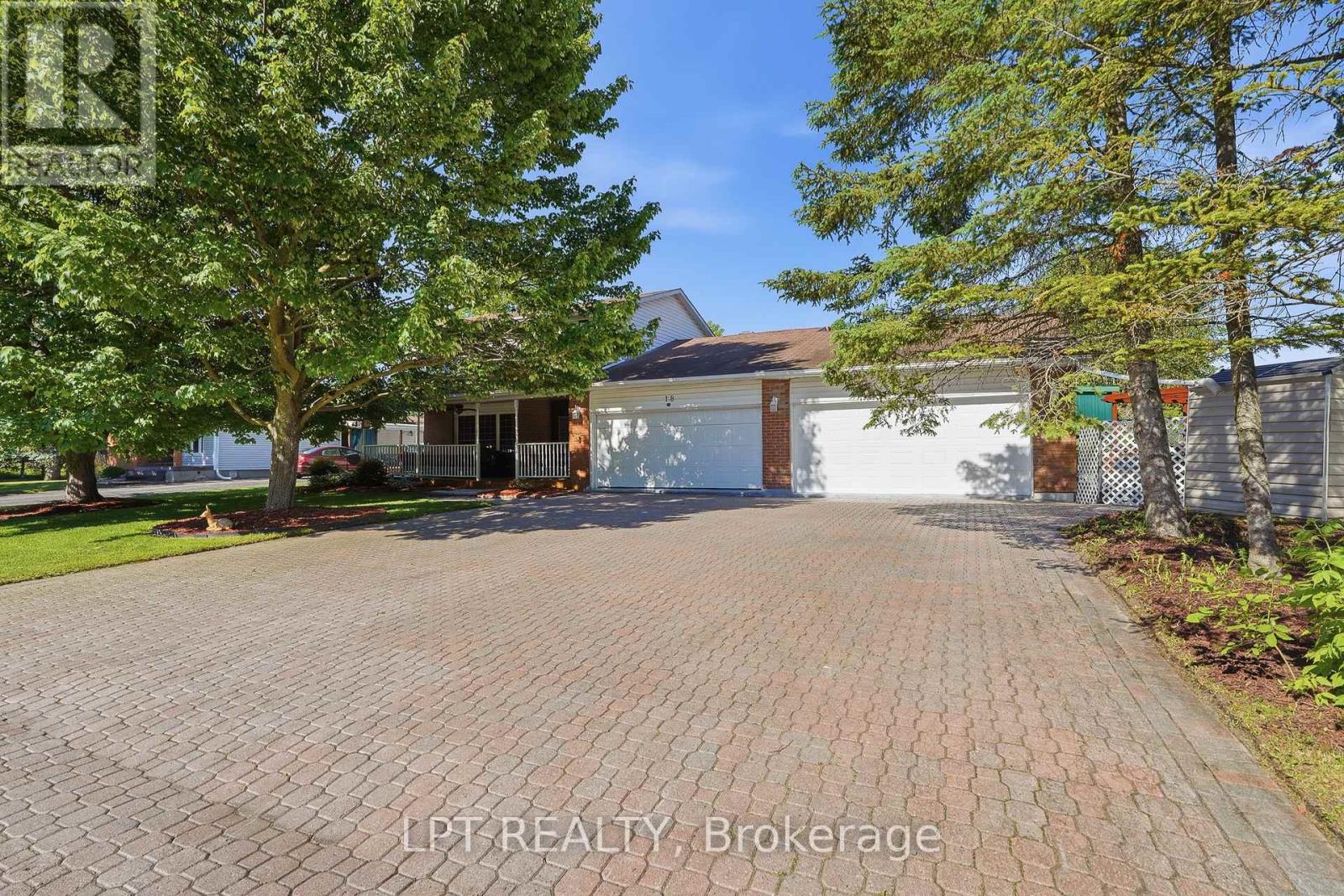 18 LOUISE CRESCENT Property Photo 1