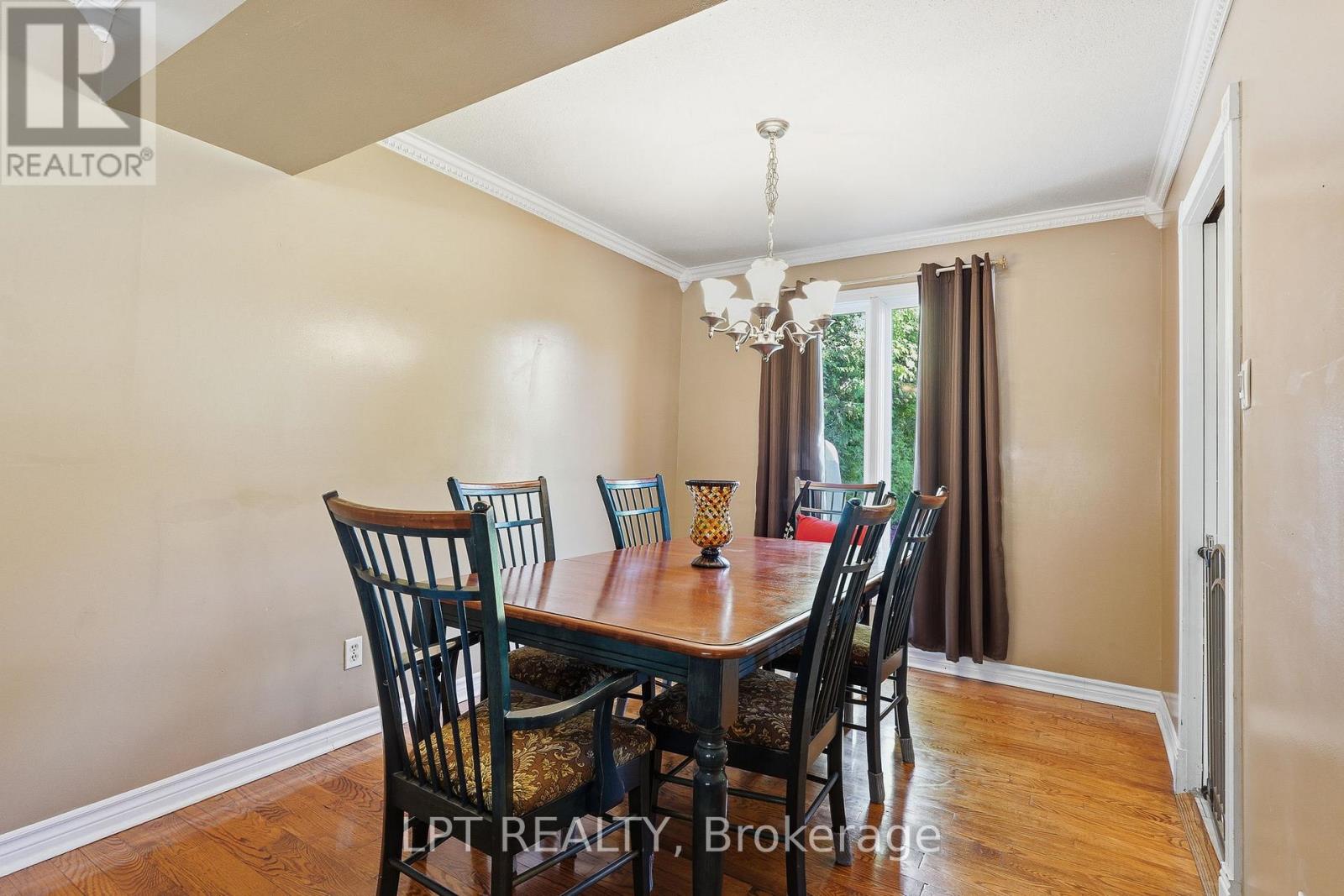 18 Louise Crescent Property Photo 7