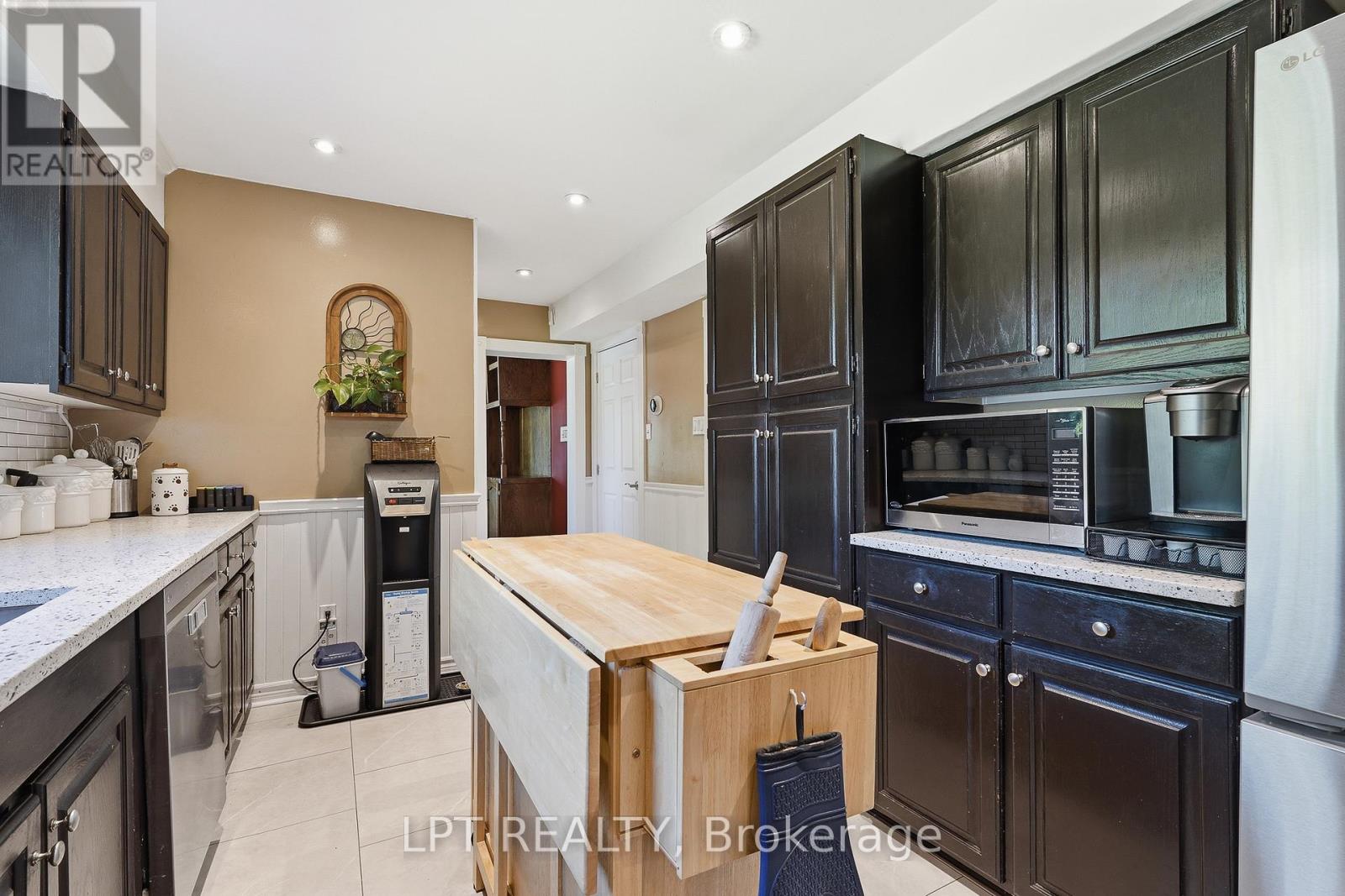 18 Louise Crescent Property Photo 10