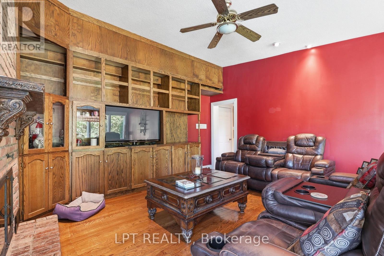18 Louise Crescent Property Photo 13