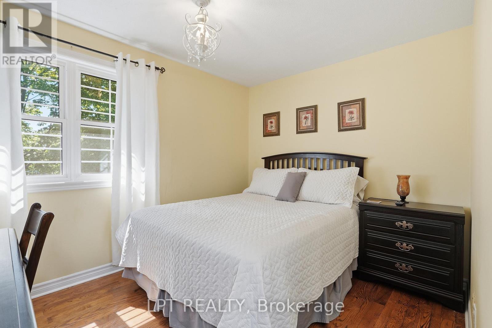 18 Louise Crescent Property Photo 20