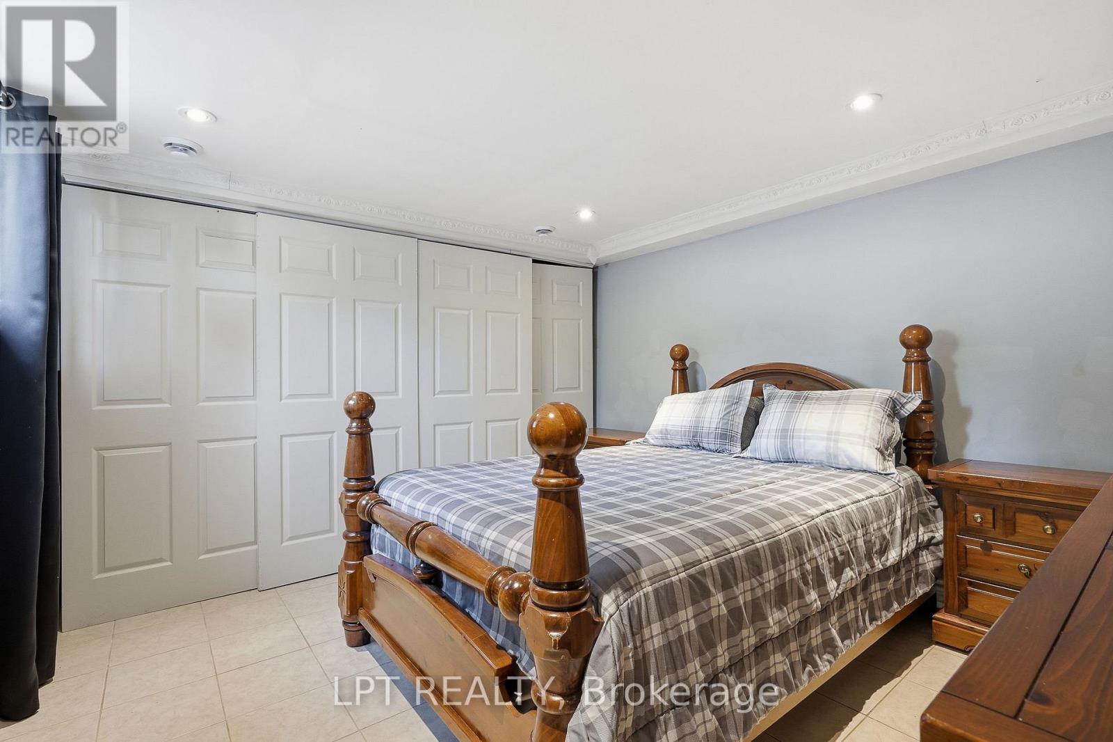18 Louise Crescent Property Photo 25