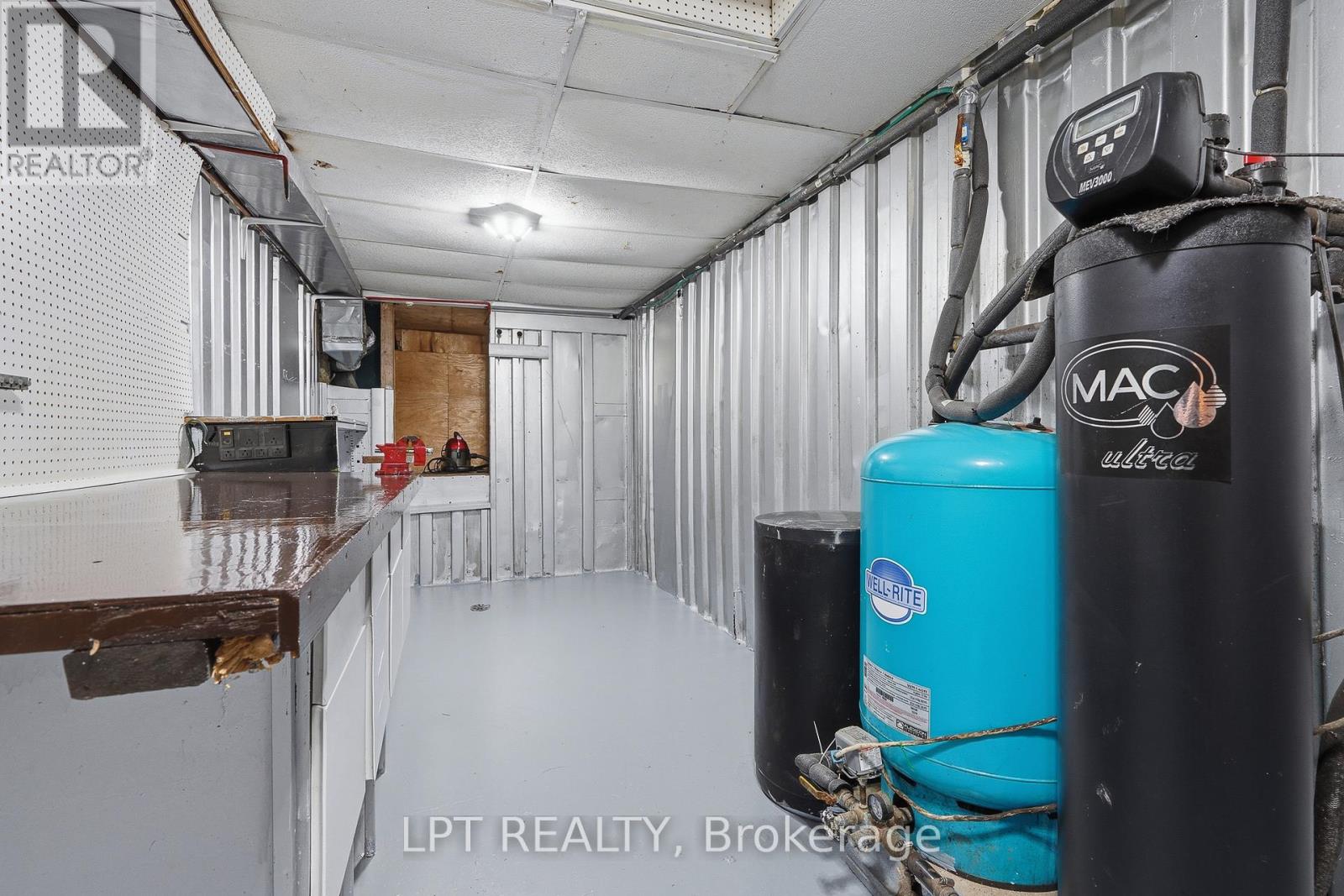 18 Louise Crescent Property Photo 26