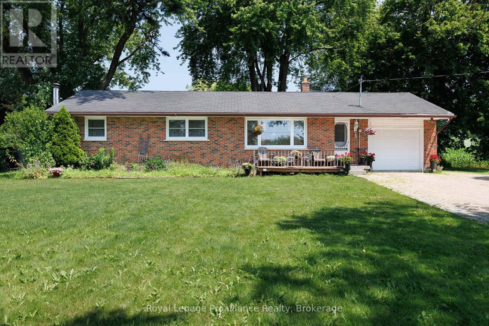 2685 Highway 28 Property Photo 1