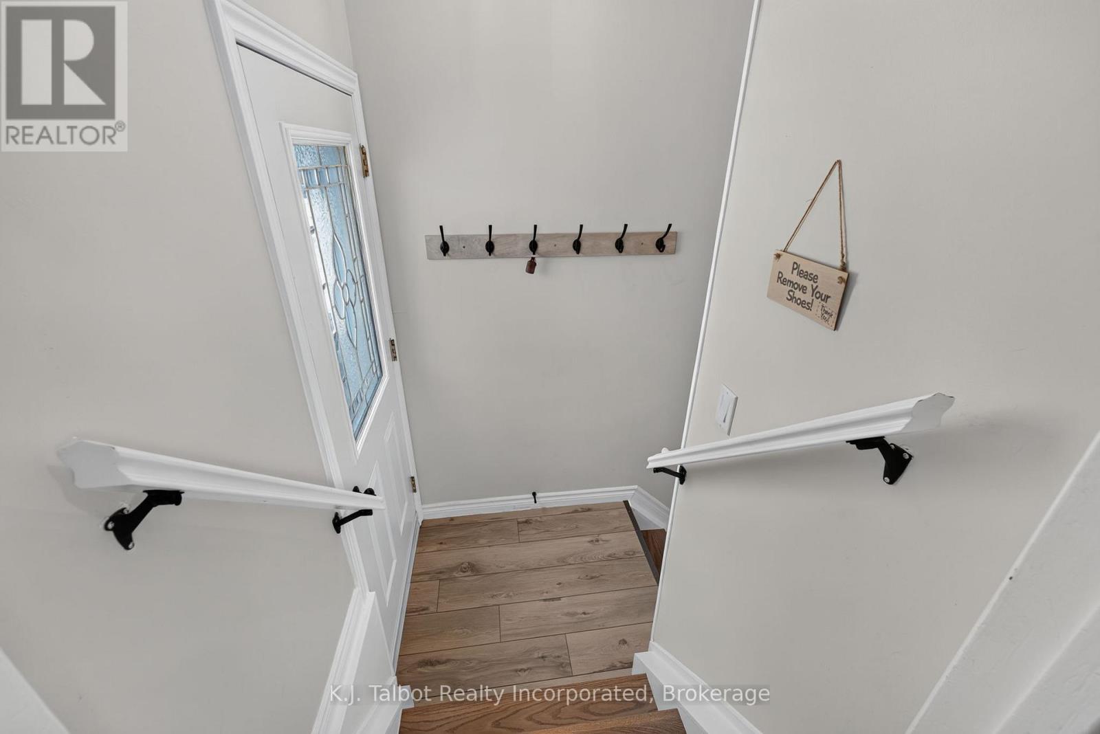 382 Huron Road Property Photo 28