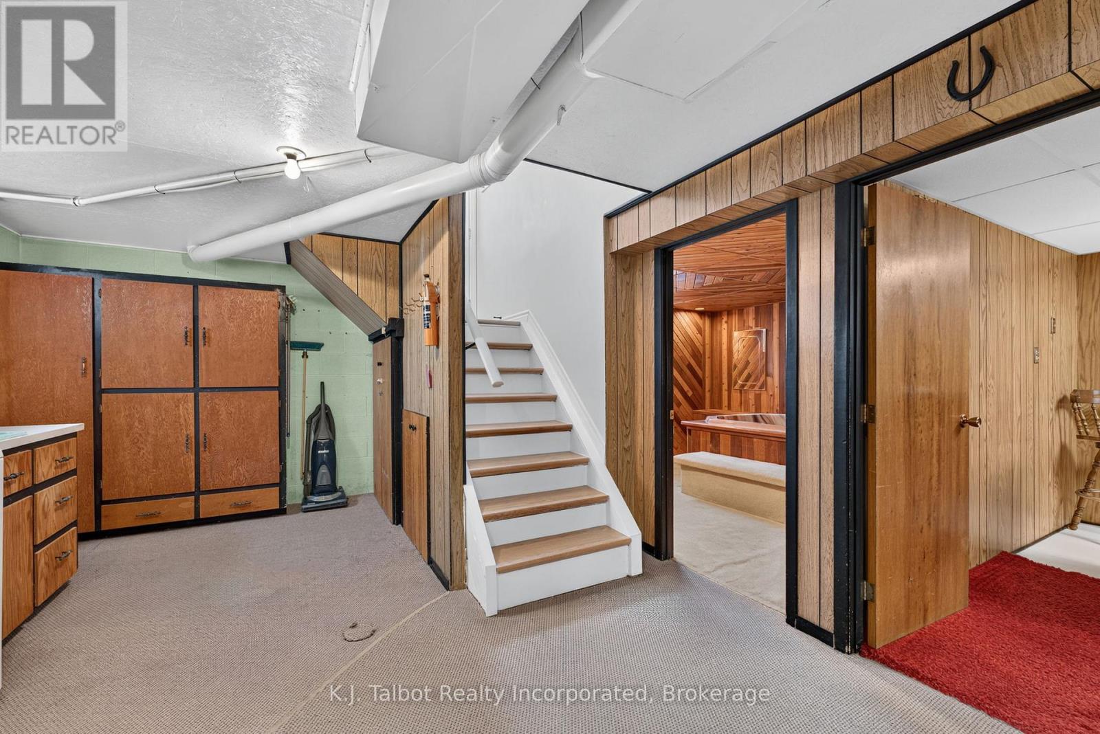 382 Huron Road Property Photo 29