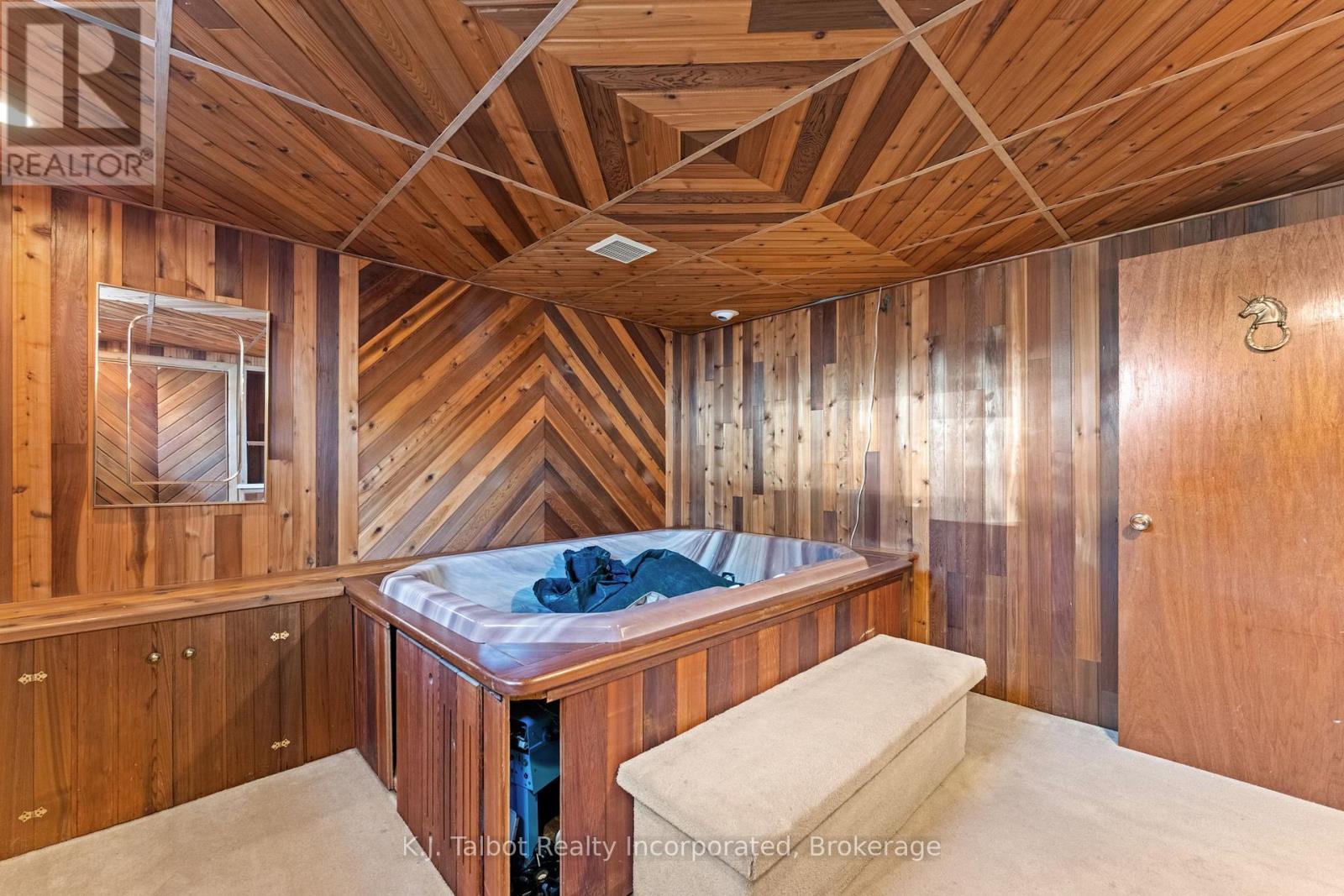 382 Huron Road Property Photo 32