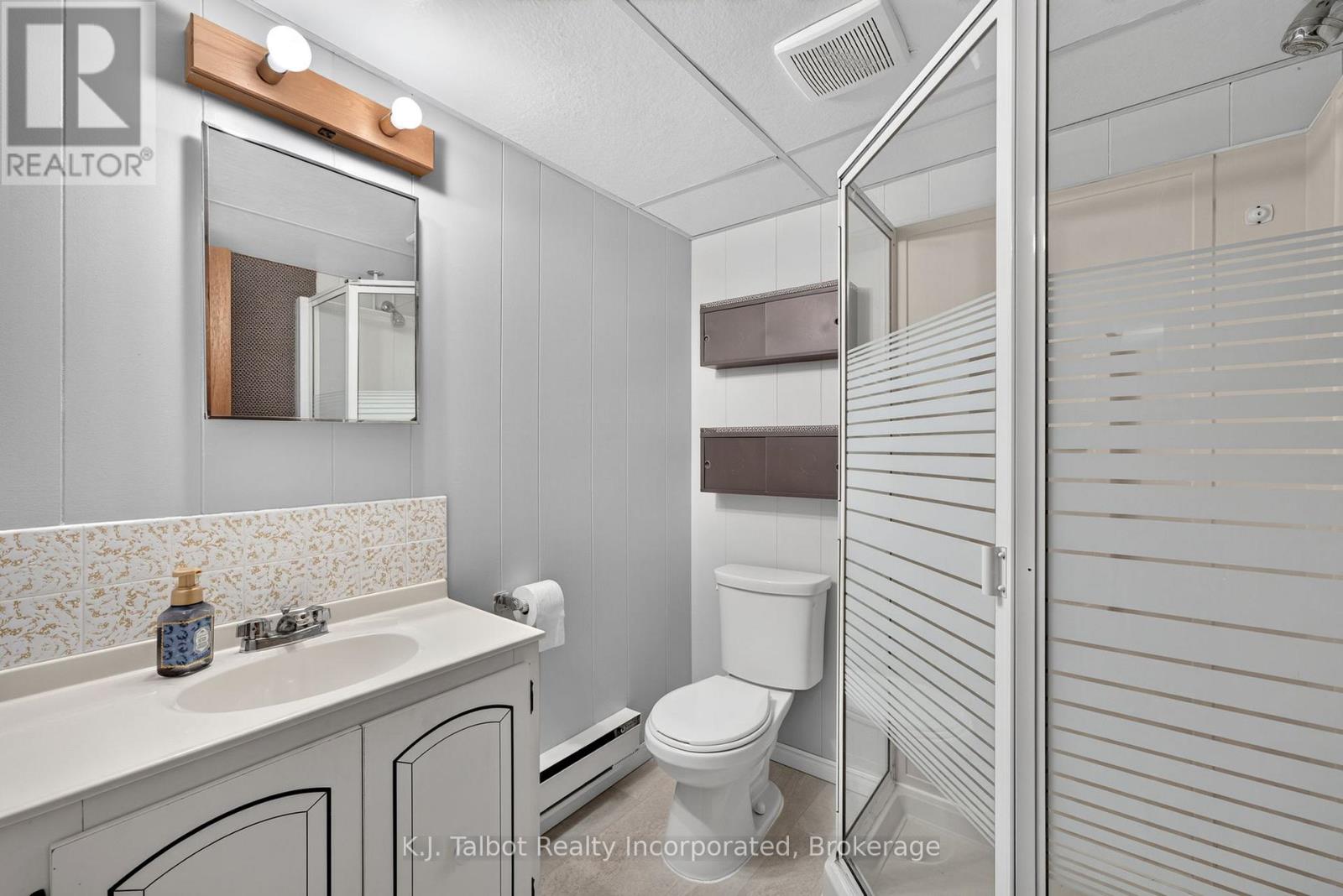 382 Huron Road Property Photo 40