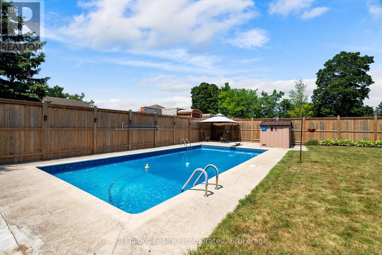 382 Huron Road Property Photo 46
