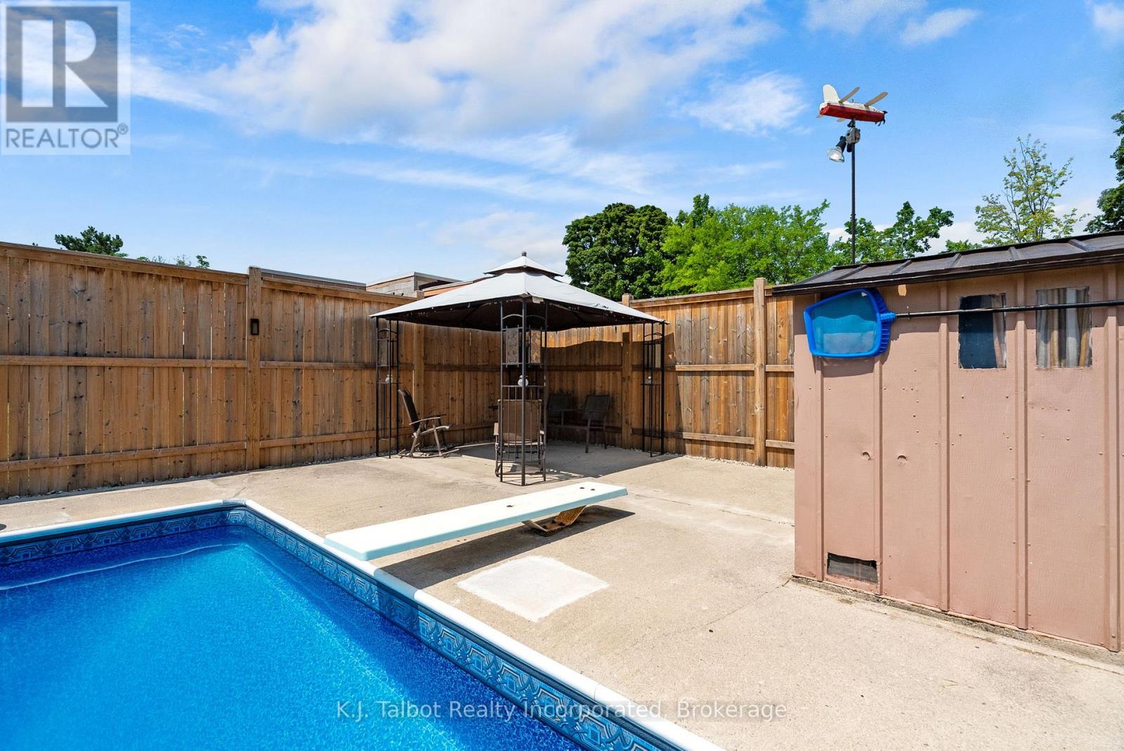 382 Huron Road Property Photo 48