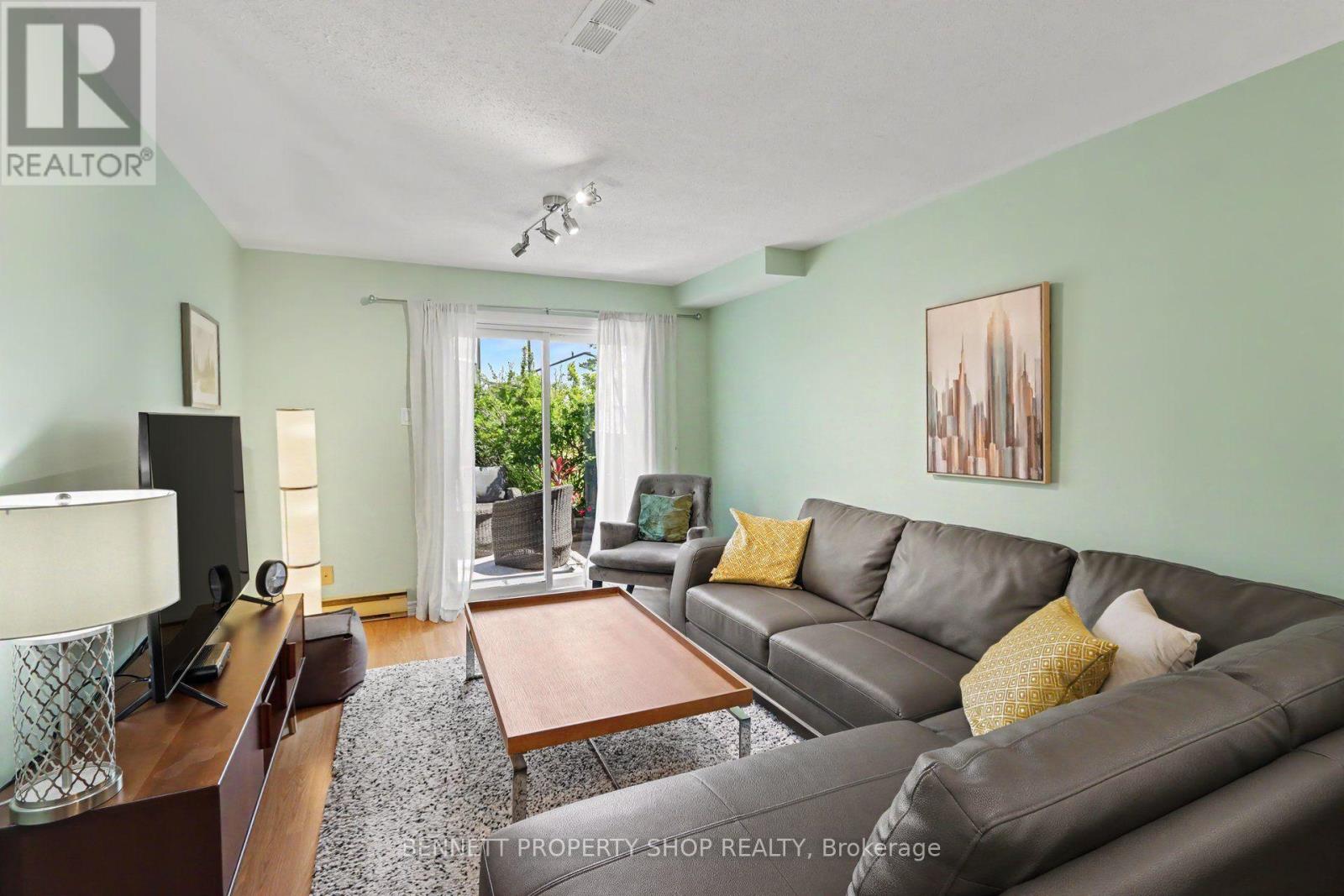 B - 2 Maple Ridge Crescent Property Photo 7