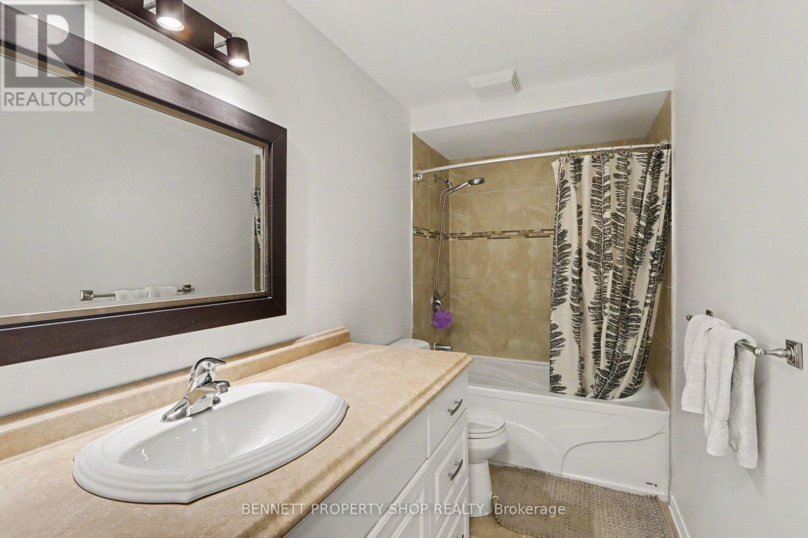 B - 2 Maple Ridge Crescent Property Photo 11