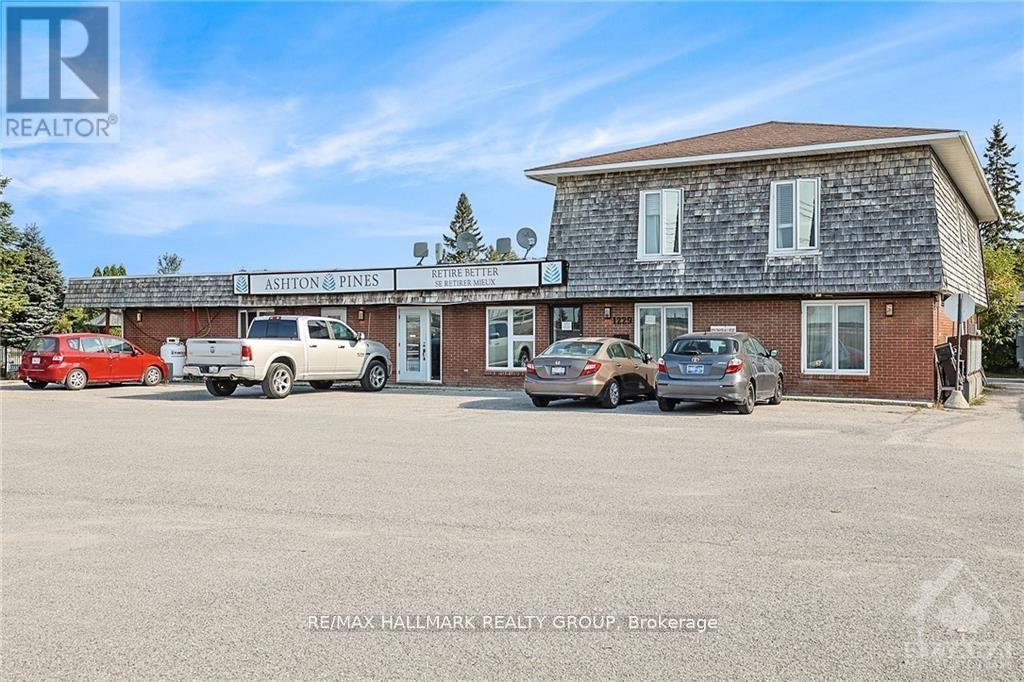 105 - 1229 Dwyer Hill Road Property Photo 1