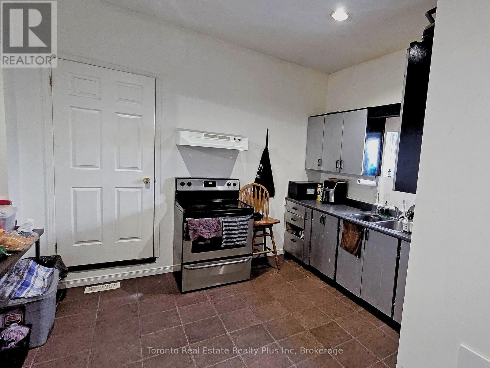 227 Station Street Property Photo 27
