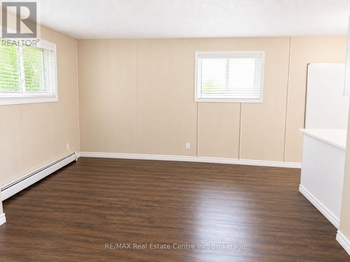 102 - 57 Conroy Crescent Property Photo 12