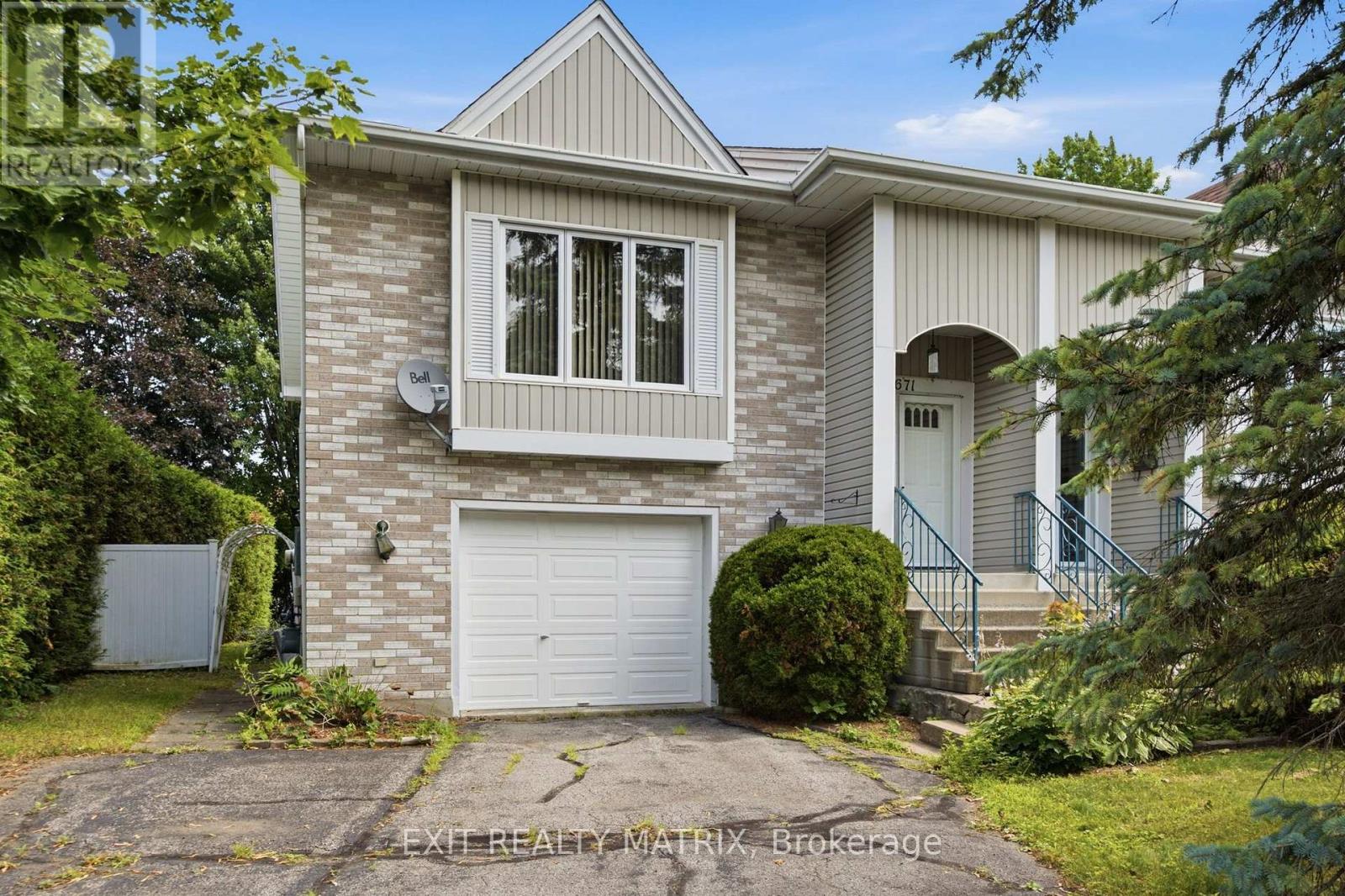 671 Berthiaume Street Property Photo 1