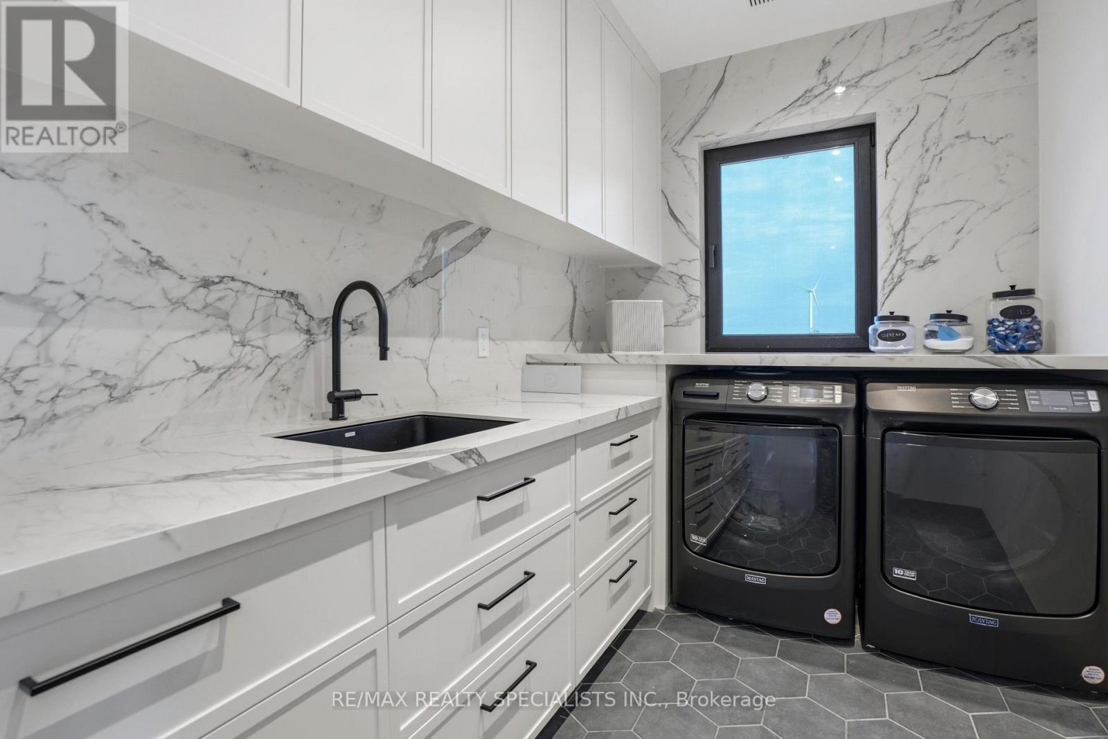 295449 8th Line Property Photo 29