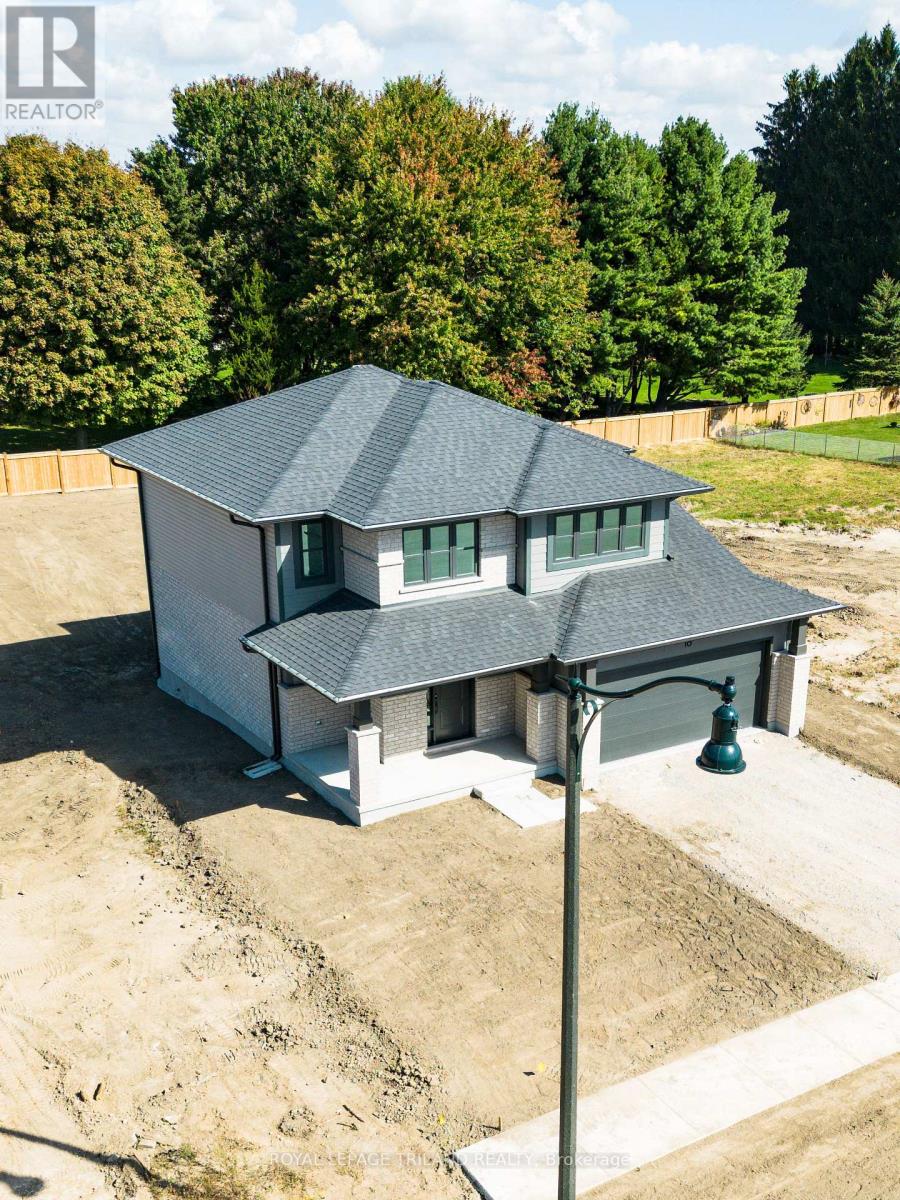 18 Hawks Gate Property Photo 3