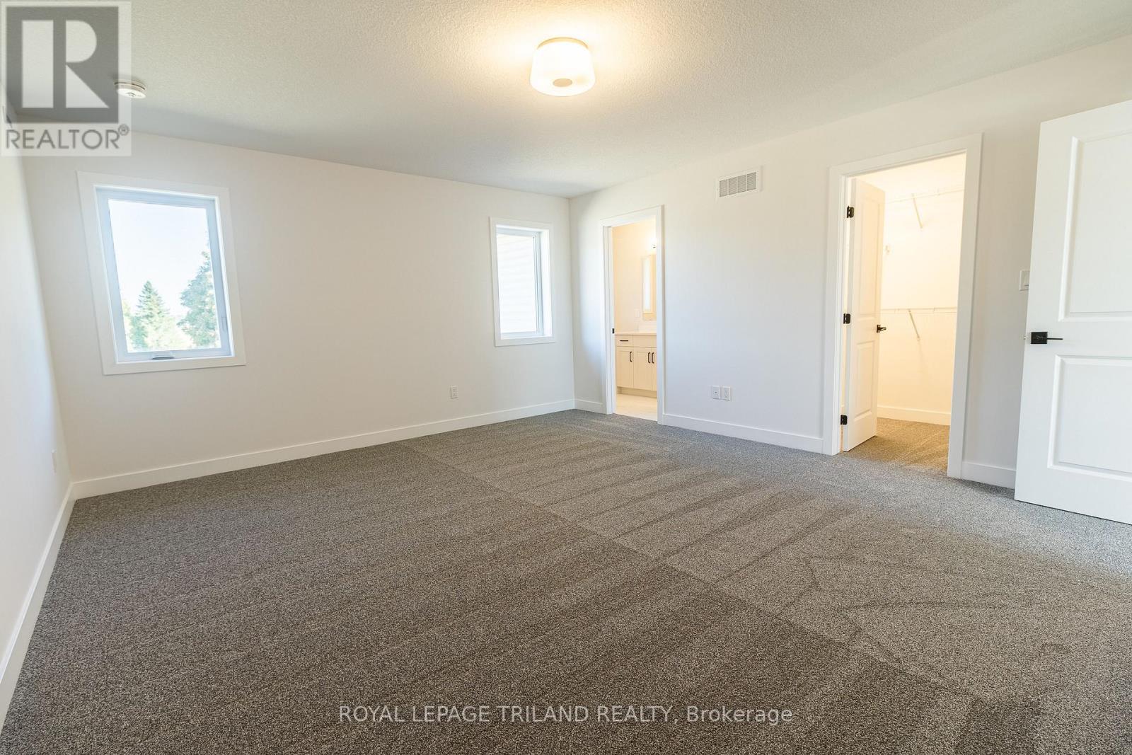 18 Hawks Gate Property Photo 12