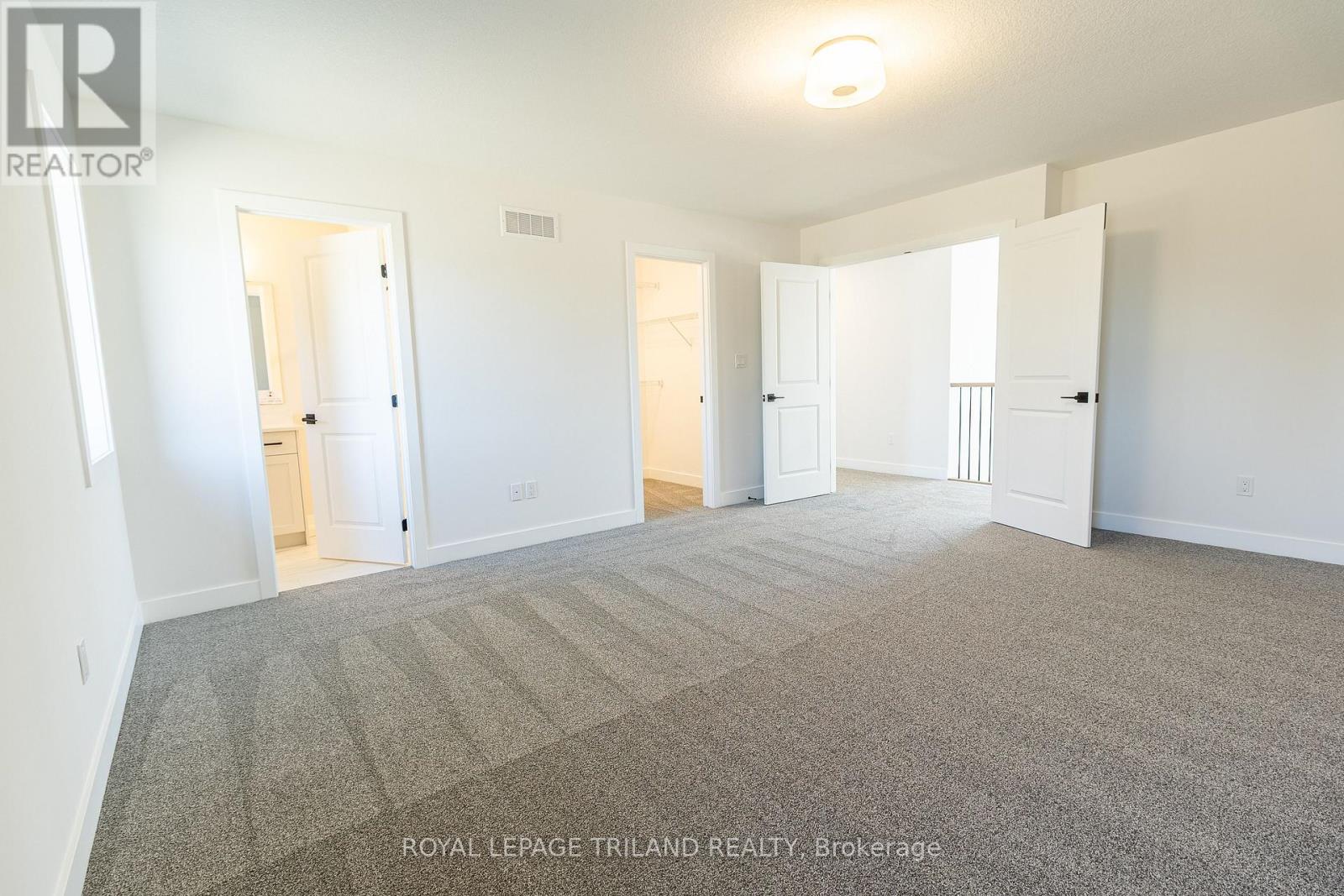 18 Hawks Gate Property Photo 13