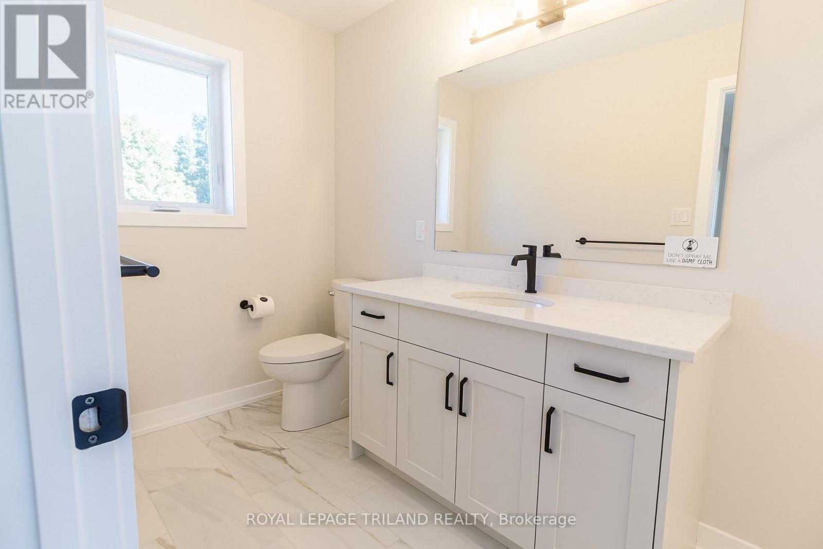 18 Hawks Gate Property Photo 14