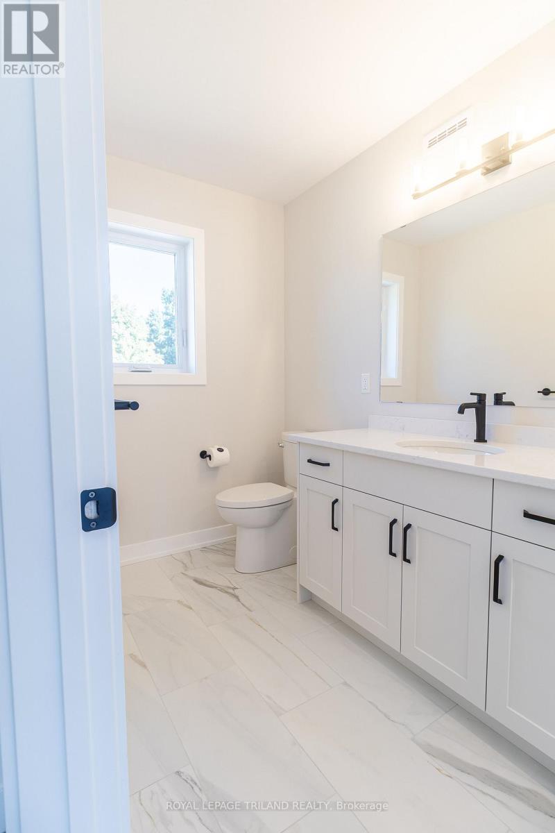 18 Hawks Gate Property Photo 15