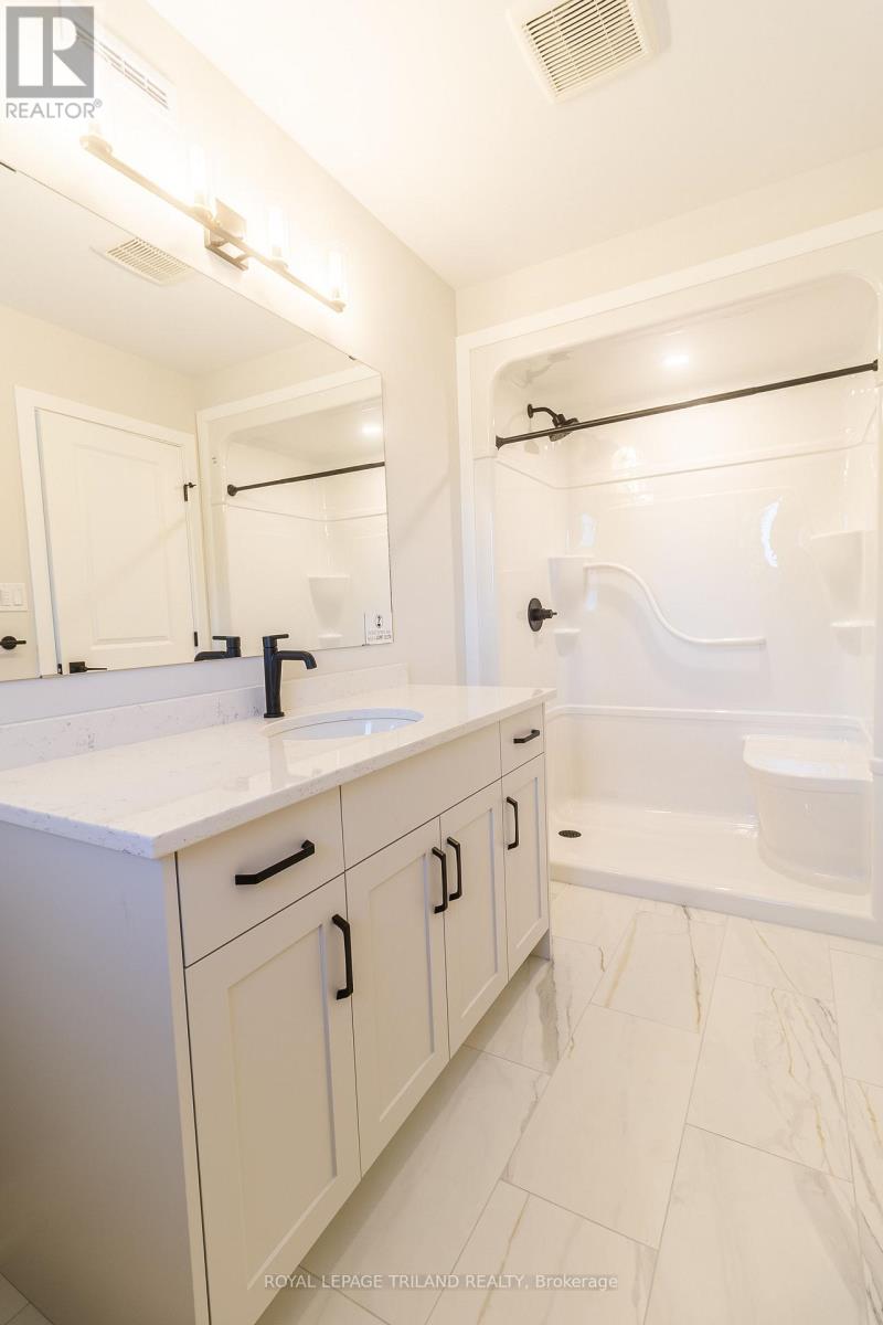 18 Hawks Gate Property Photo 16