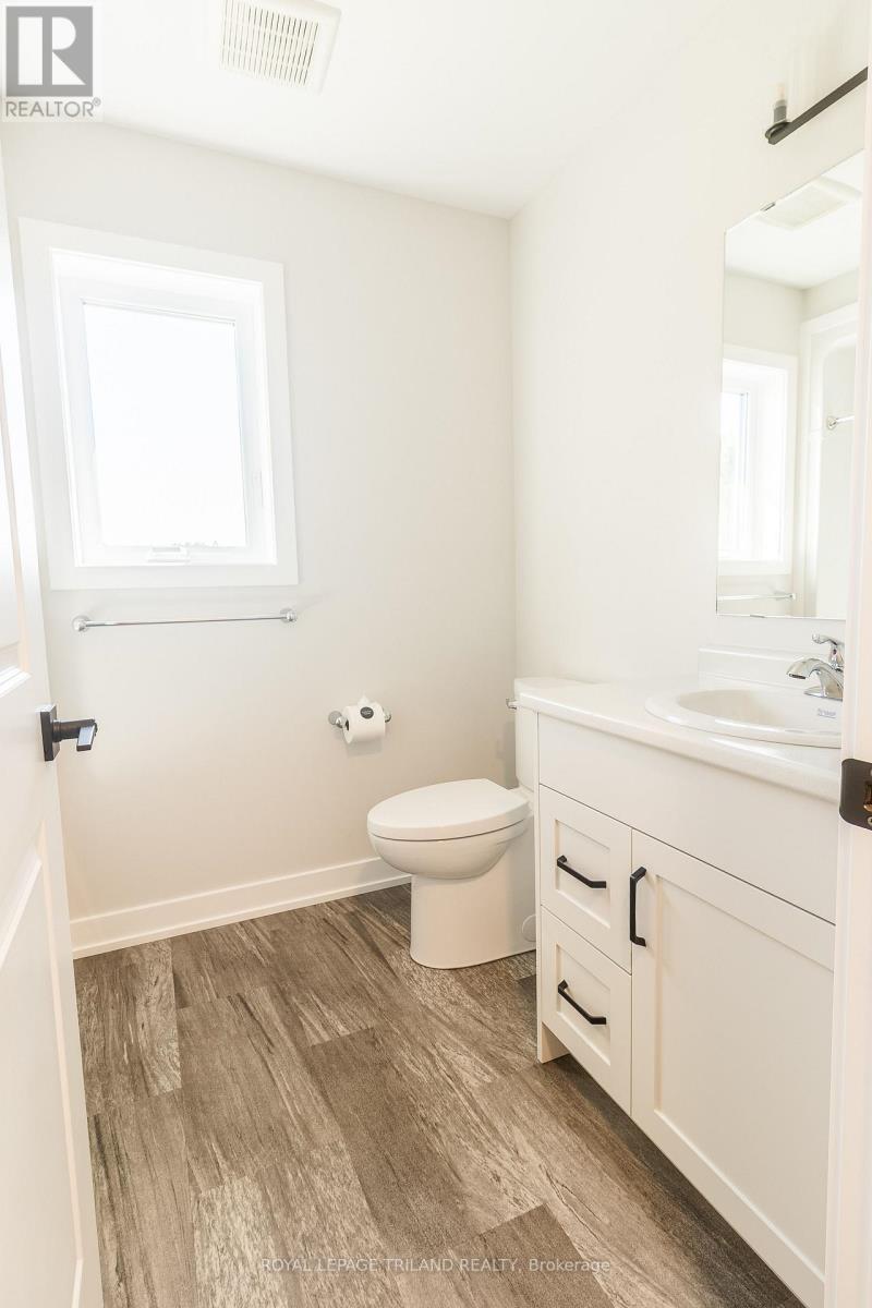 18 Hawks Gate Property Photo 20