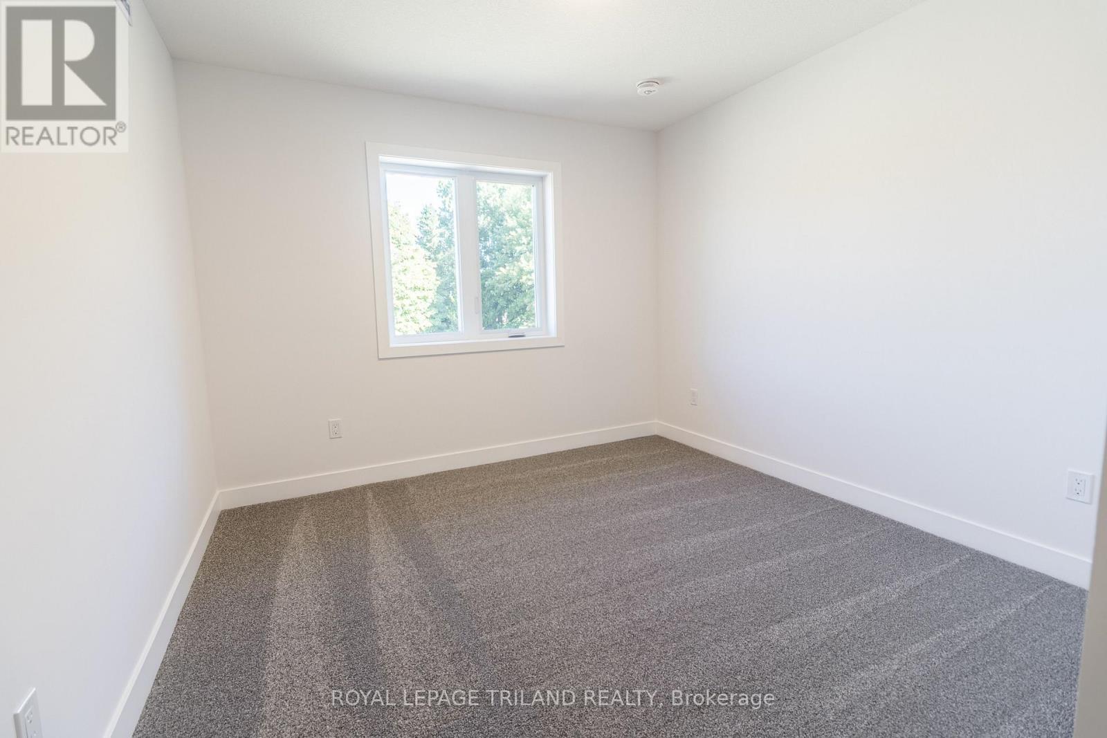 18 Hawks Gate Property Photo 21