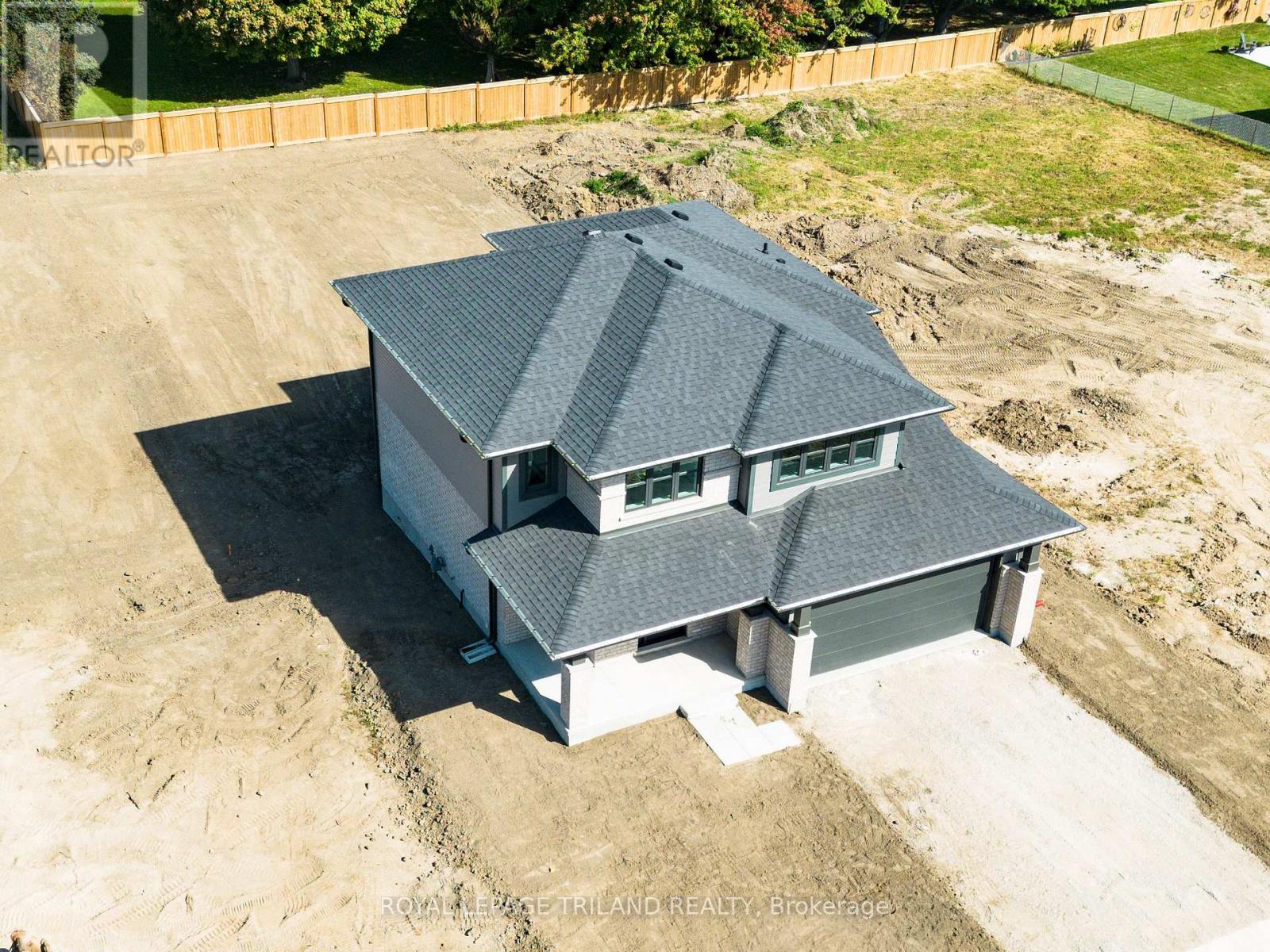 18 Hawks Gate Property Photo 26