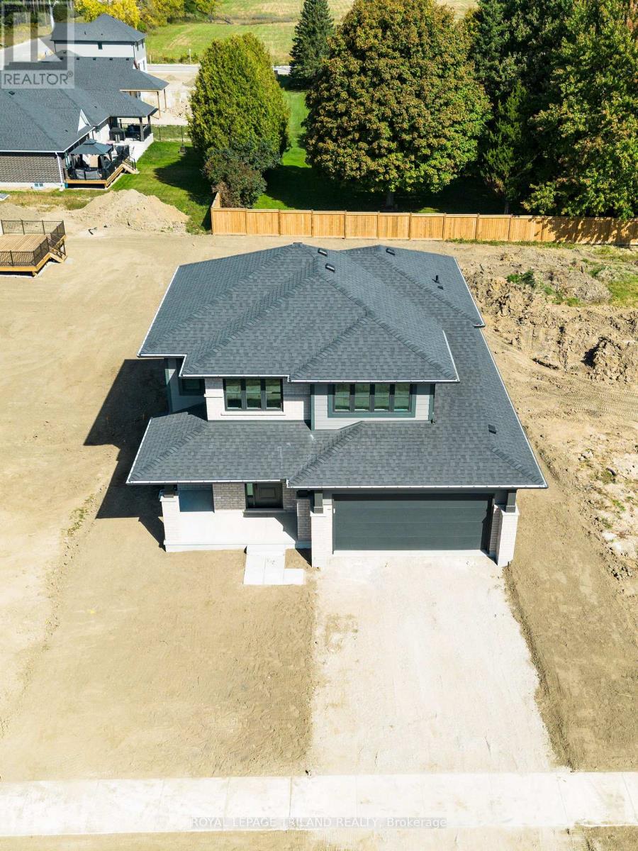 18 Hawks Gate Property Photo 27