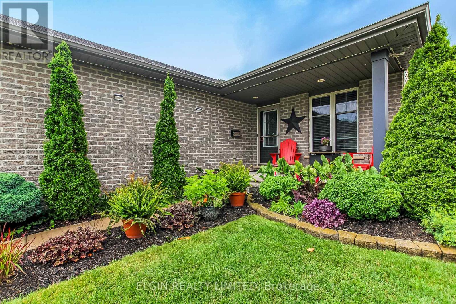 5 Hawthorn Court Property Photo 2