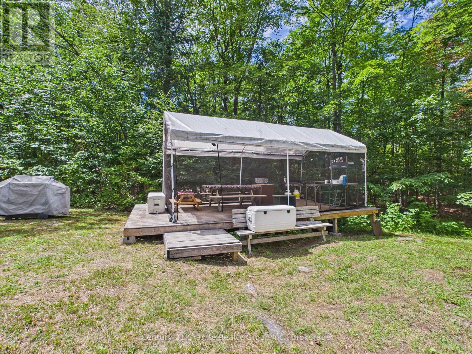 000 South Lake Road Property Photo 13