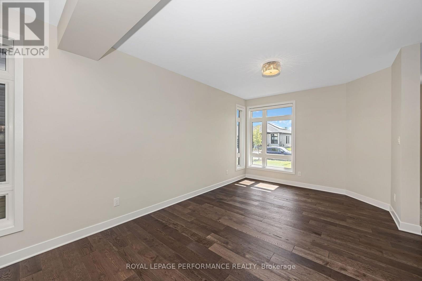 414 Longworth Avenue Property Photo 5