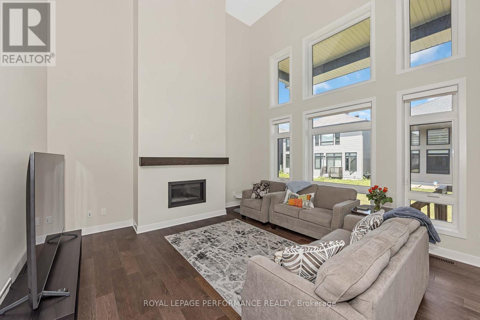 414 Longworth Avenue Property Photo 8