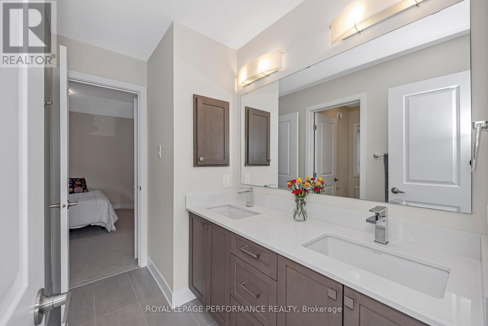 414 Longworth Avenue Property Photo 30