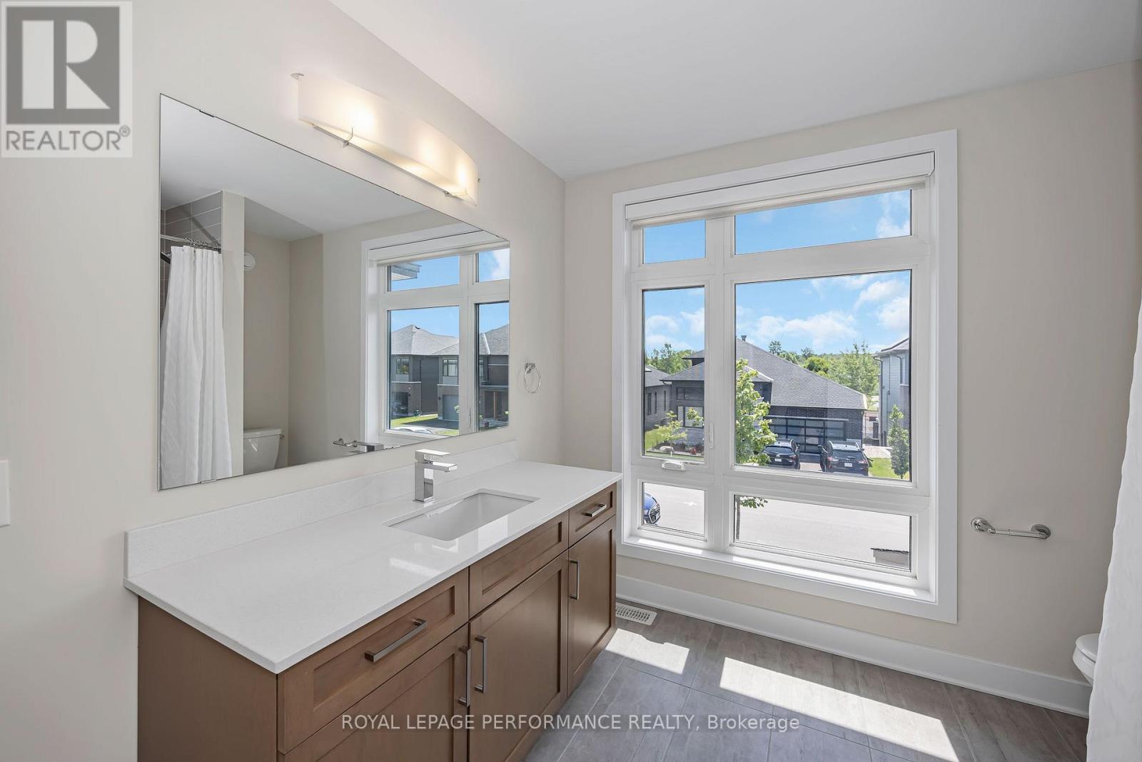 414 Longworth Avenue Property Photo 33