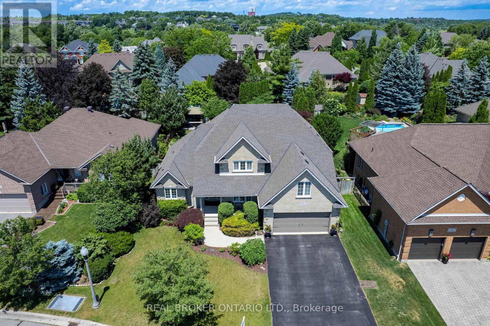 6 Pioneer Tower Crescent Property Photo 2