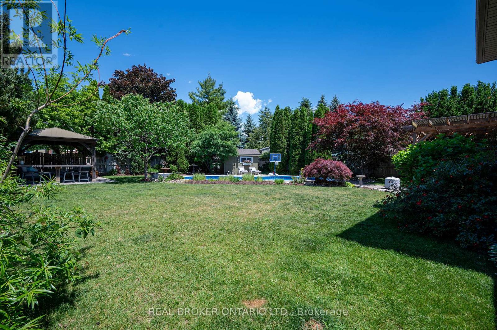6 Pioneer Tower Crescent Property Photo 10