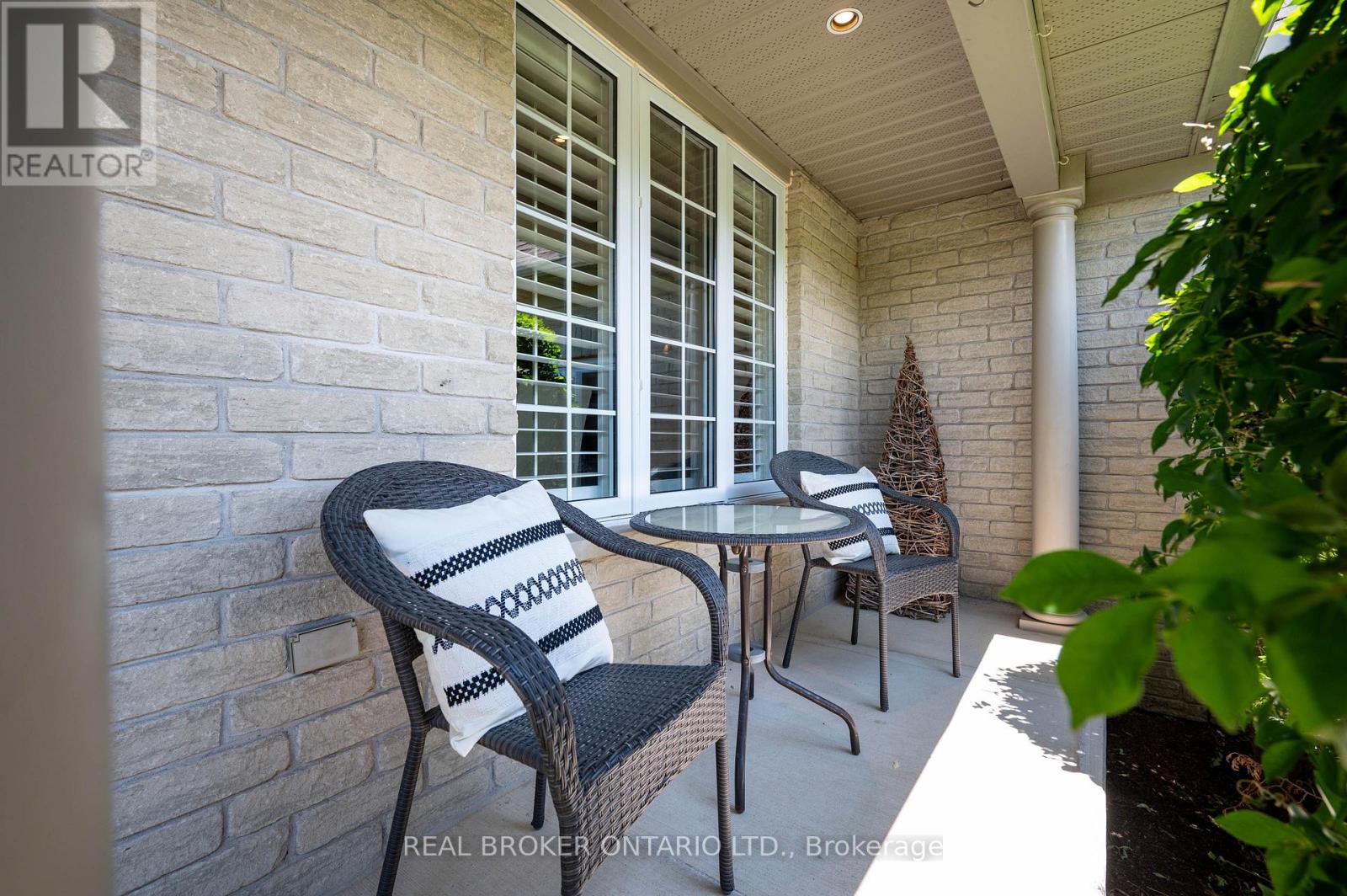 6 Pioneer Tower Crescent Property Photo 15