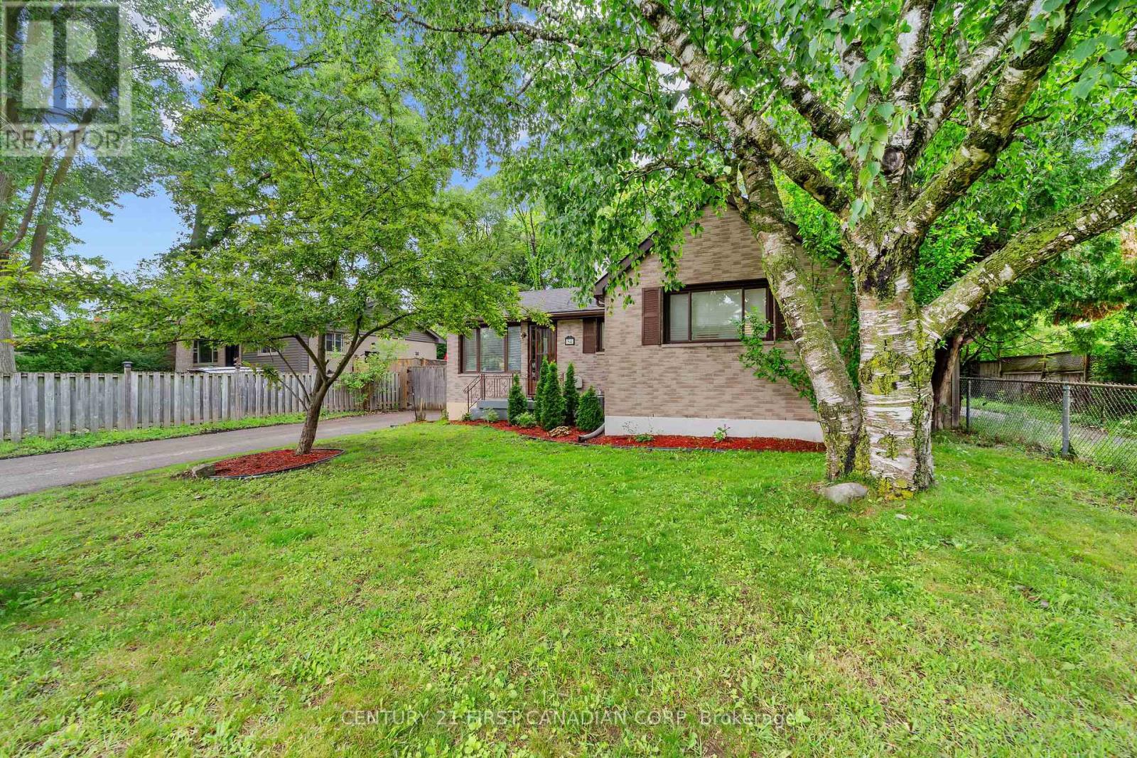 54 Manitoulin Drive Property Photo 1