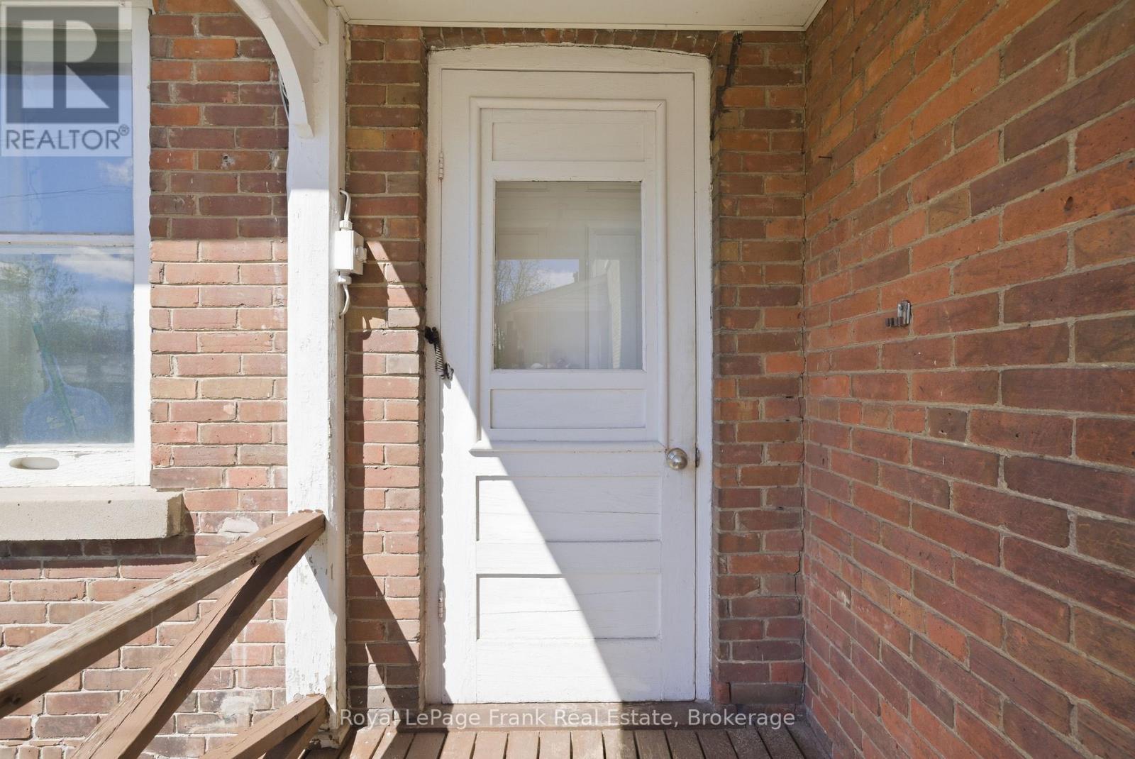 279 Kent Street W Property Photo 7