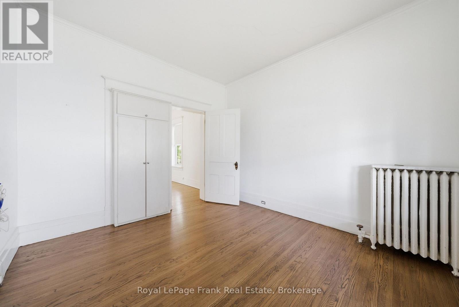 279 Kent Street W Property Photo 15